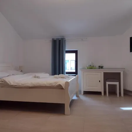 Adrys Boutique קונסטנצה