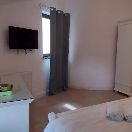 Adrys Boutique קונסטנצה