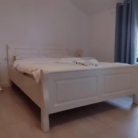 Adrys Boutique קונסטנצה