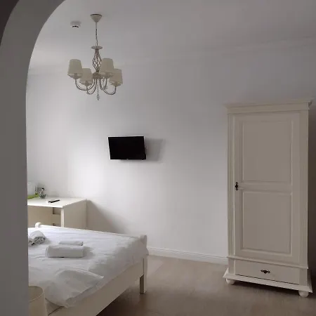 Adrys Boutique בית הארחה קונסטנצה