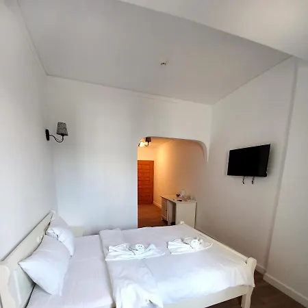 בית הארחה Adrys Boutique 4*