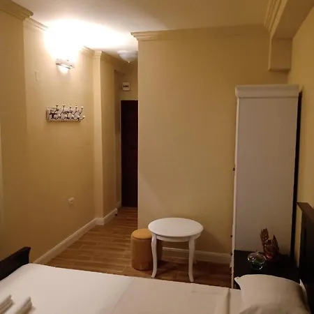 Adrys Boutique בית הארחה