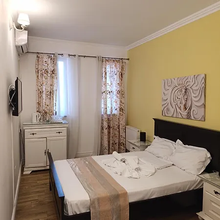 Adrys Boutique בית הארחה