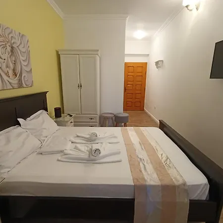 Adrys Boutique 4*